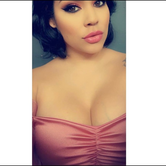 Super cute baby pink tube crop top - Picture 2 of 3